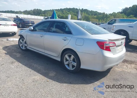 2014 Toyota Camry Se z USA, uszkodzony, nr VIN 4T1BF1FK5EU857092
